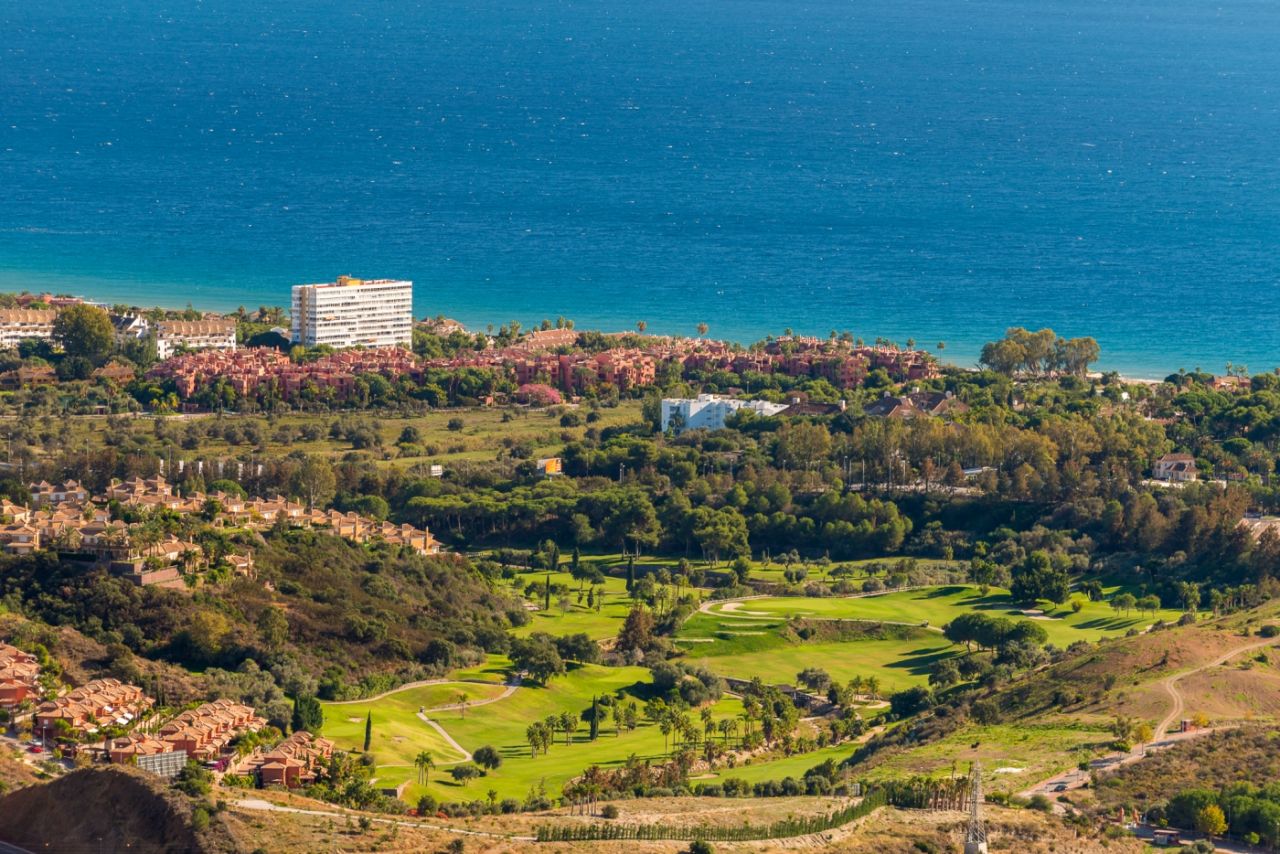 los monteros development ()