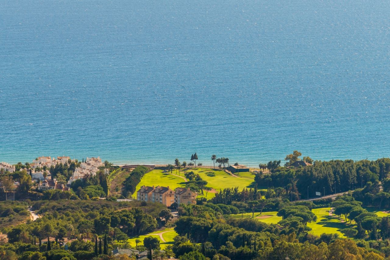 los monteros development ()